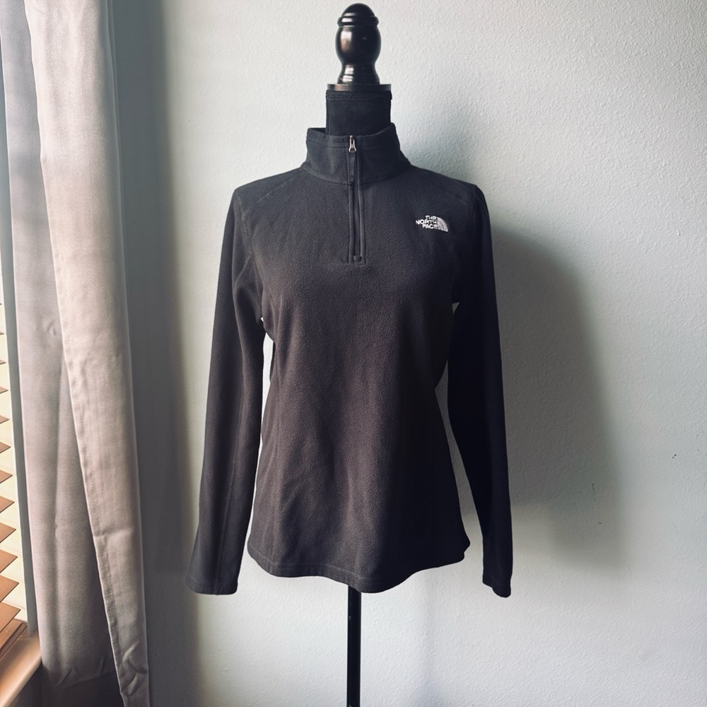 The North Face Women's Black 1/4 Zip Pullover
